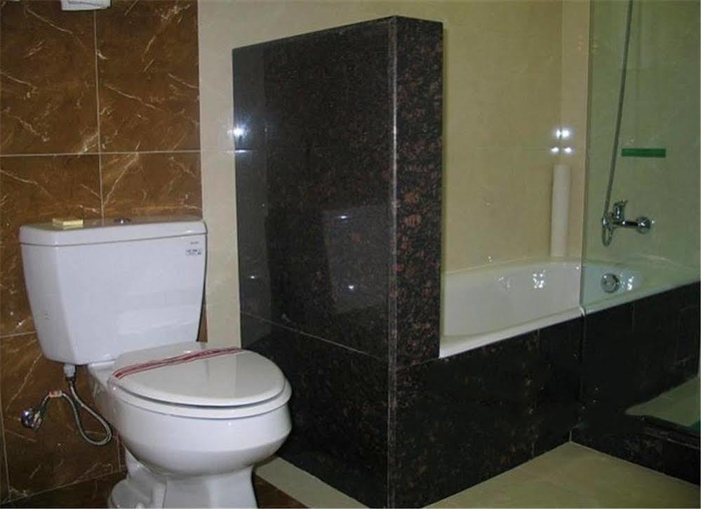 Adange Resort Hotel Лицзян Экстерьер фото