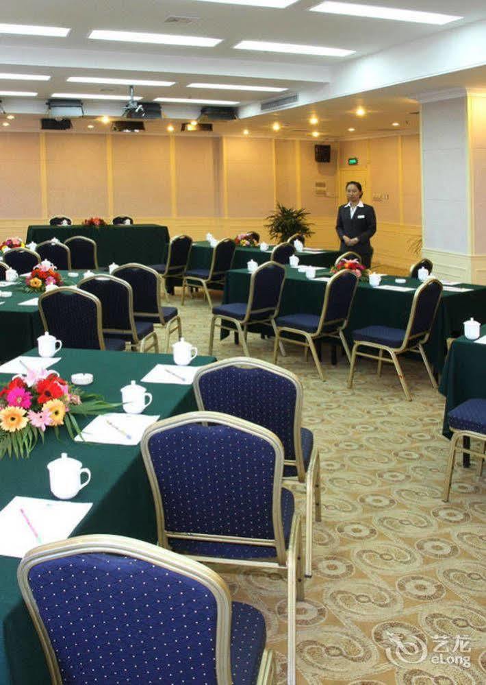 Adange Resort Hotel Лицзян Экстерьер фото