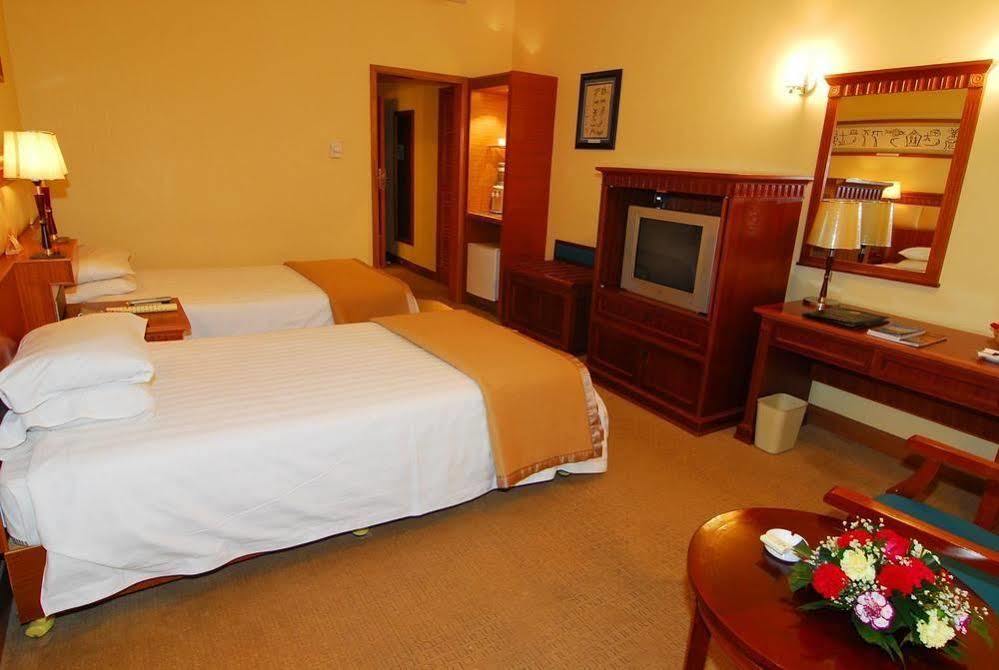 Adange Resort Hotel Лицзян Экстерьер фото