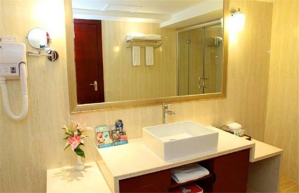 Adange Resort Hotel Лицзян Экстерьер фото