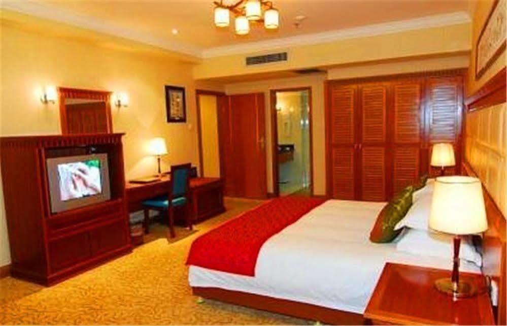 Adange Resort Hotel Лицзян Экстерьер фото